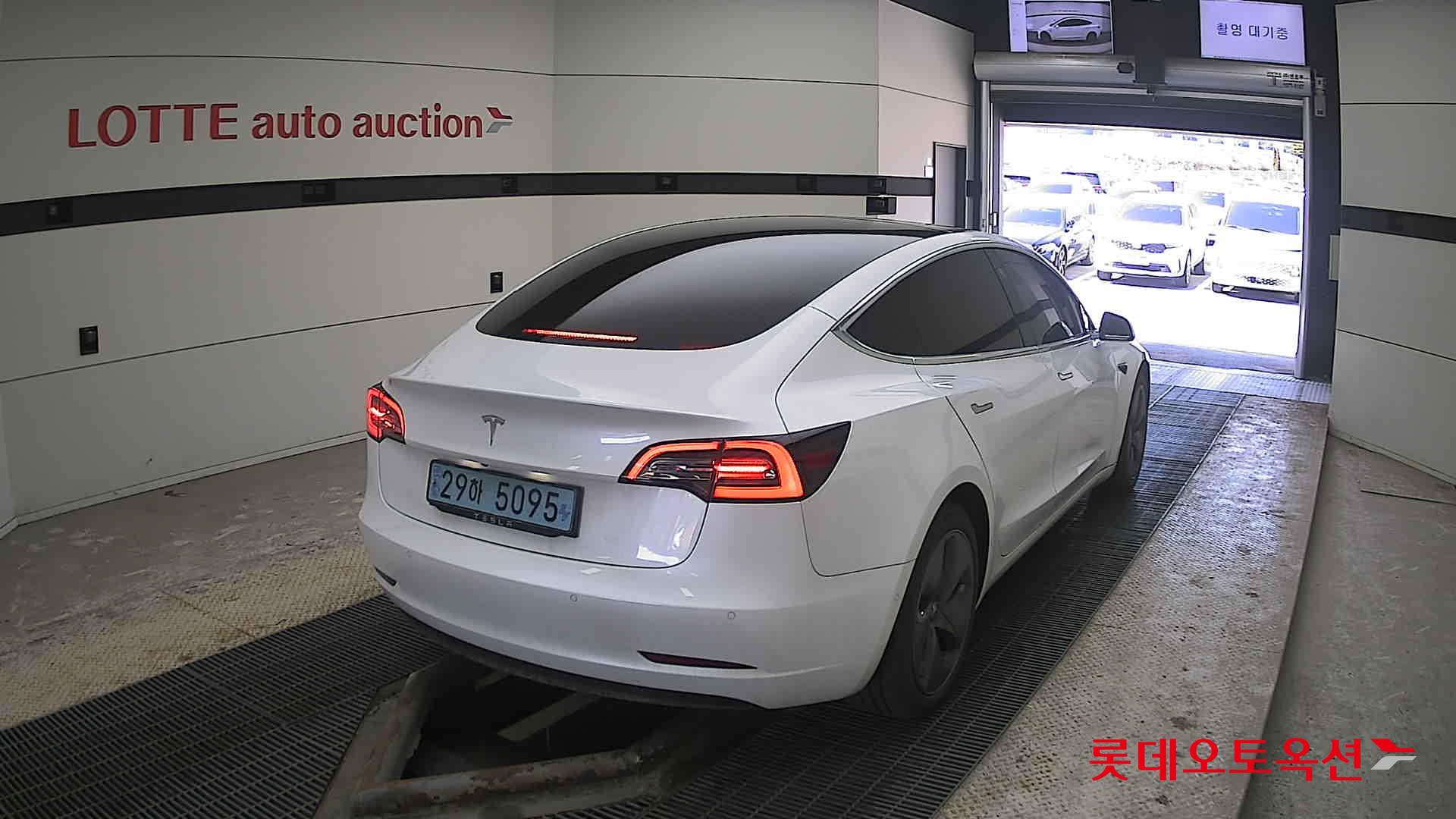 Tesla Model 3 Standard Range Plus RWD id 3816434 из Кореи 20