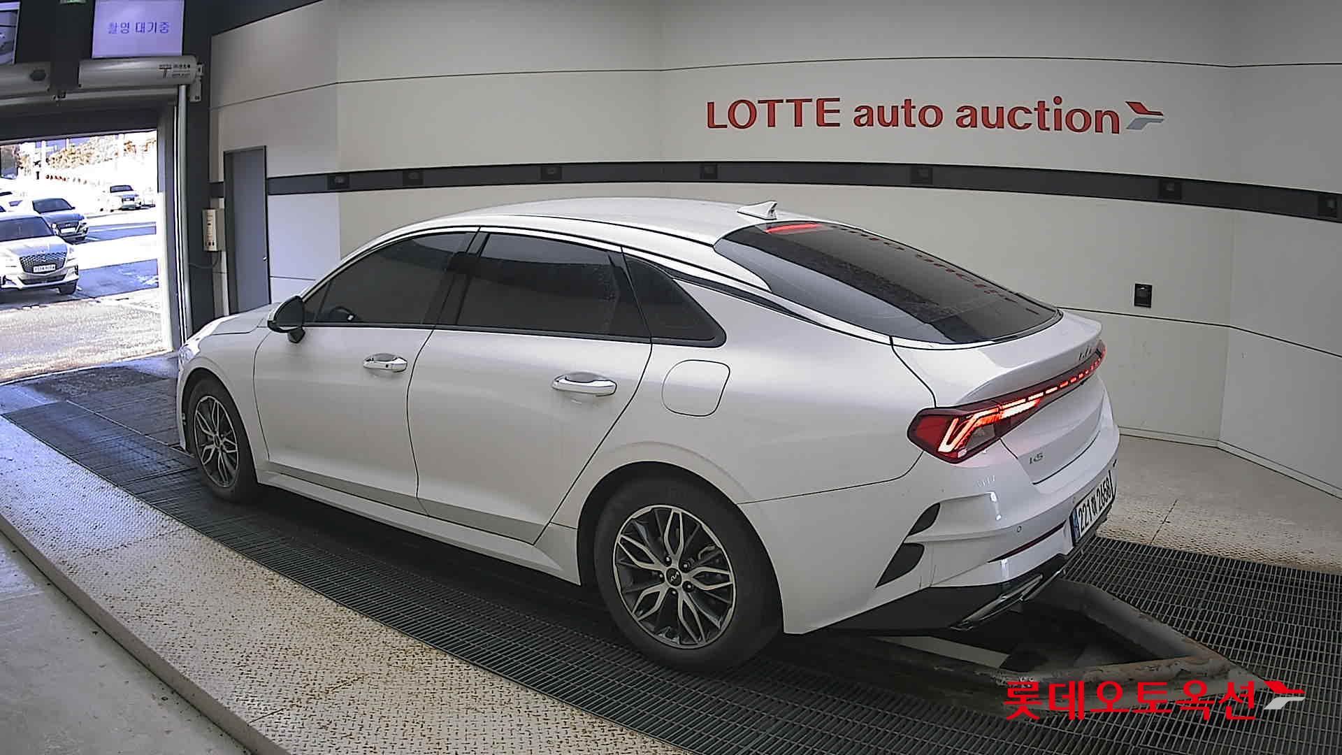 صورة إضافية