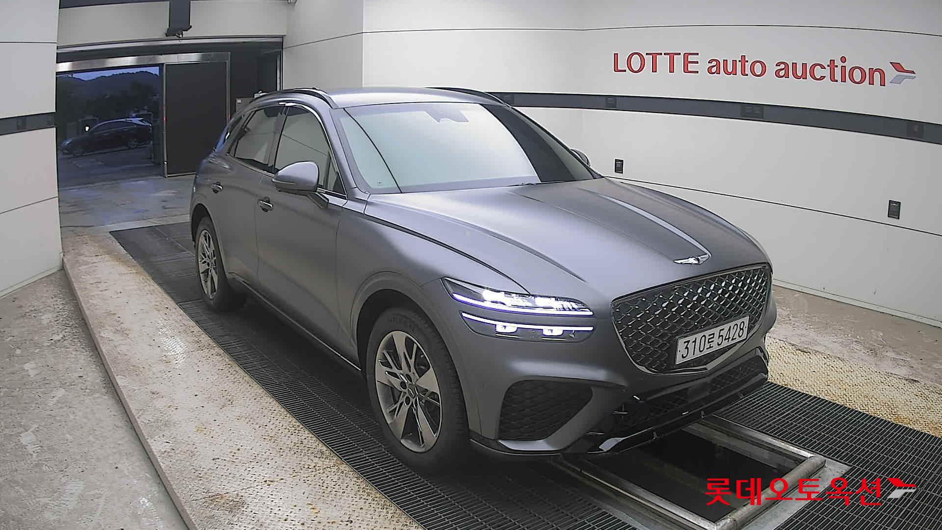 2022 - genesis gv70