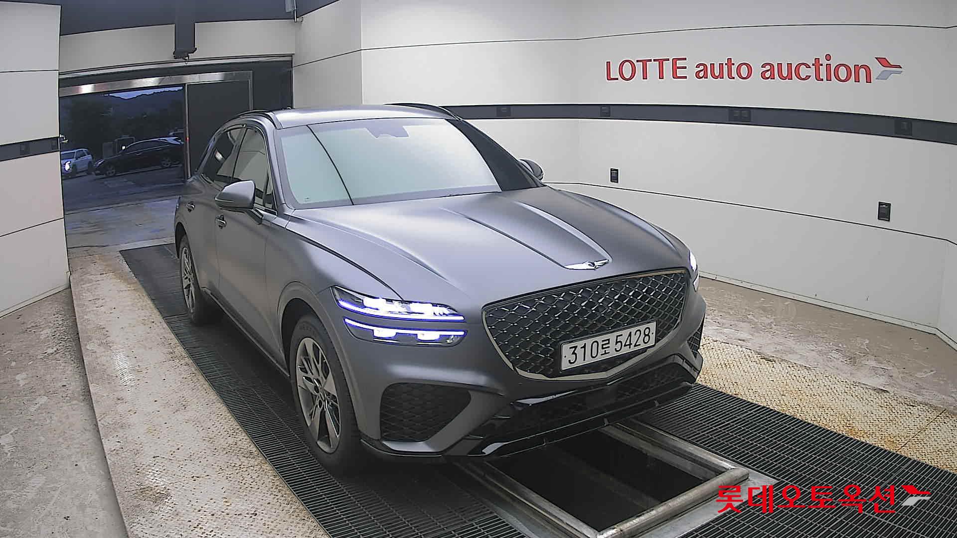 2022 - genesis gv70