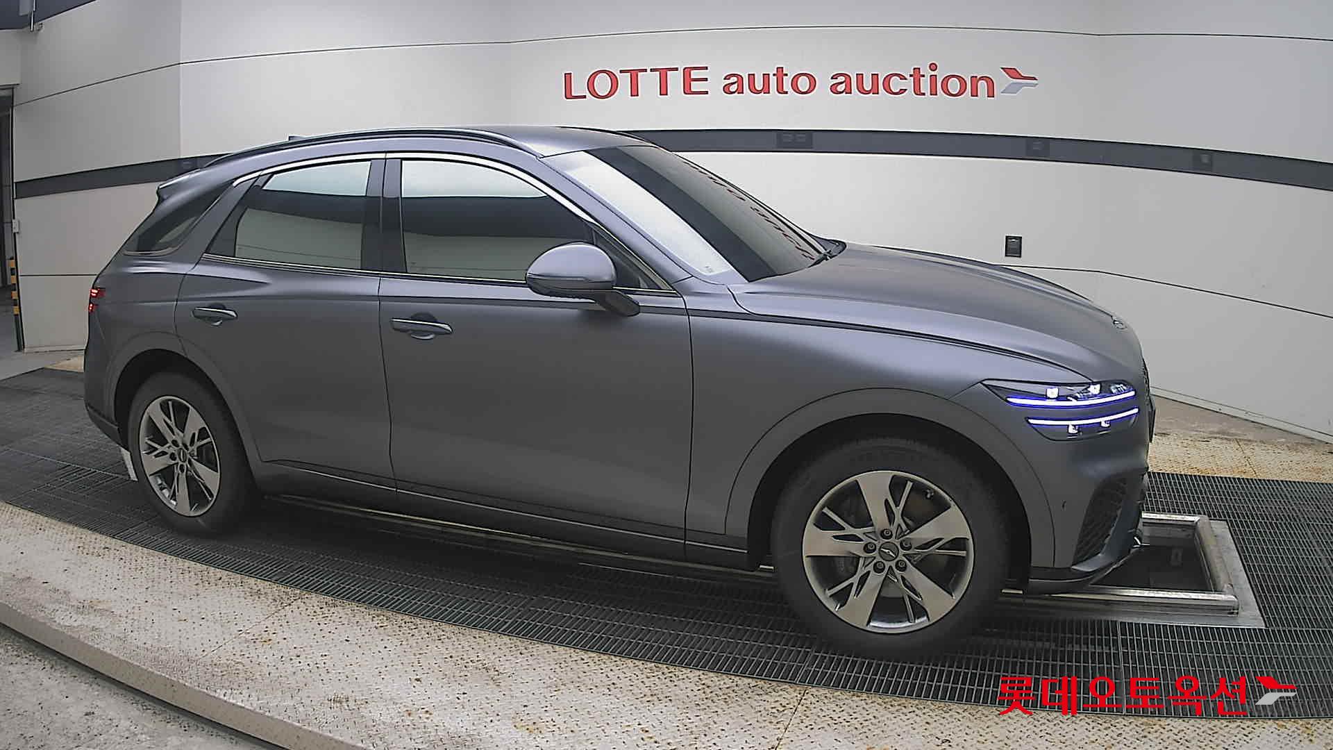 2022 - genesis gv70