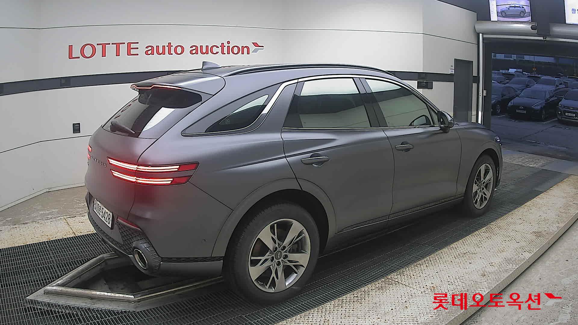 2022 - genesis gv70