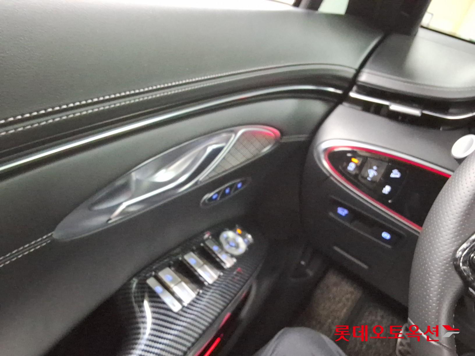 2022 - genesis gv70