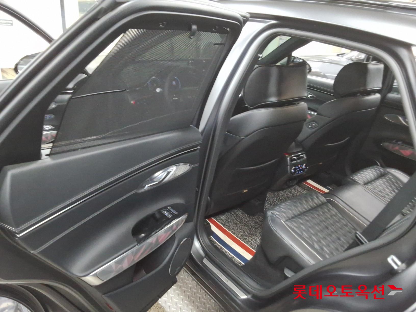 2022 - genesis gv70
