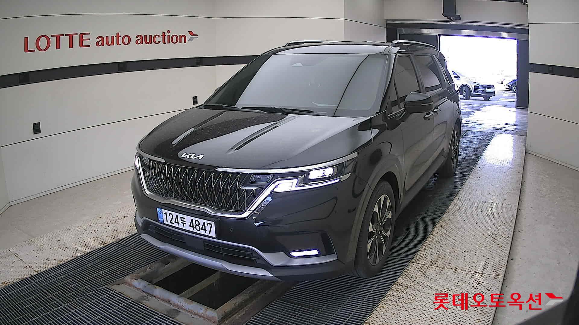 Kia Carnival 2023 Черный из Кореи