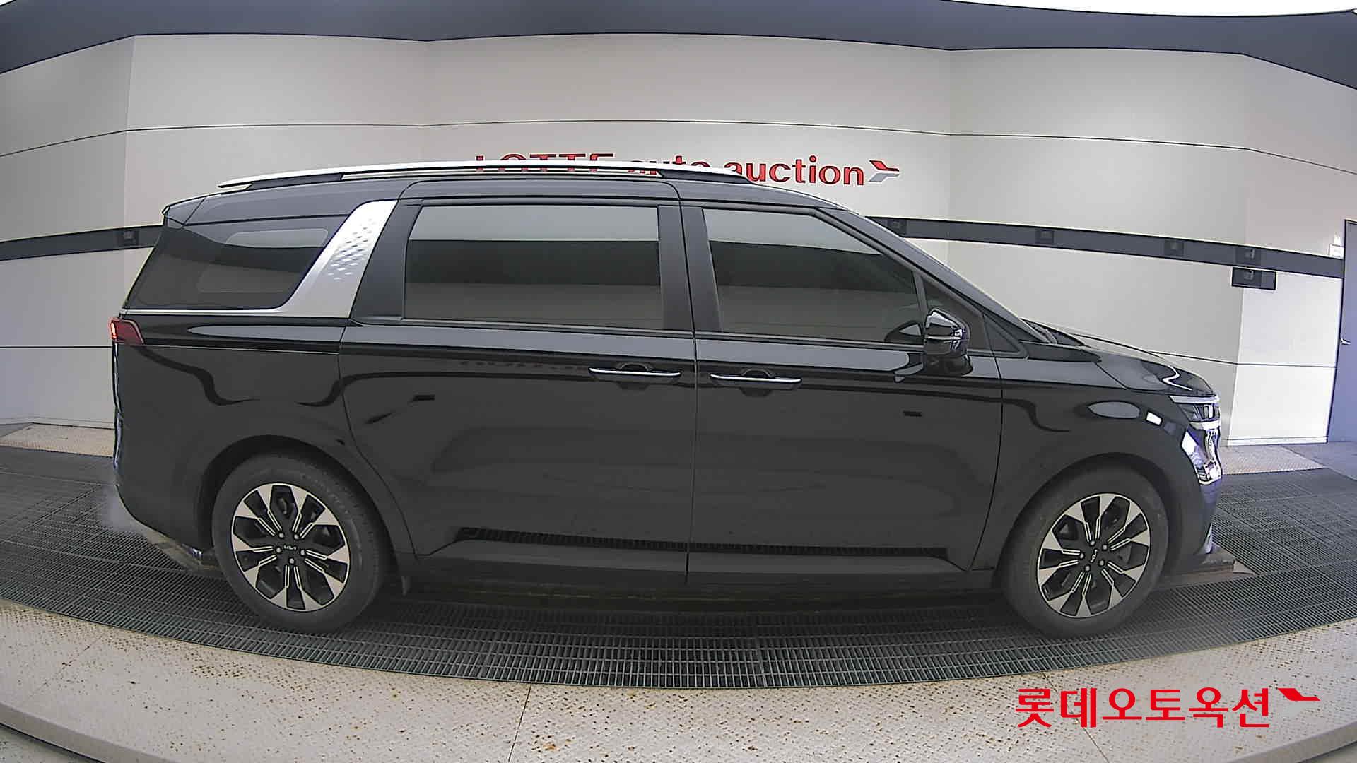 Kia Carnival 2023 Черный из Кореи, фото 3