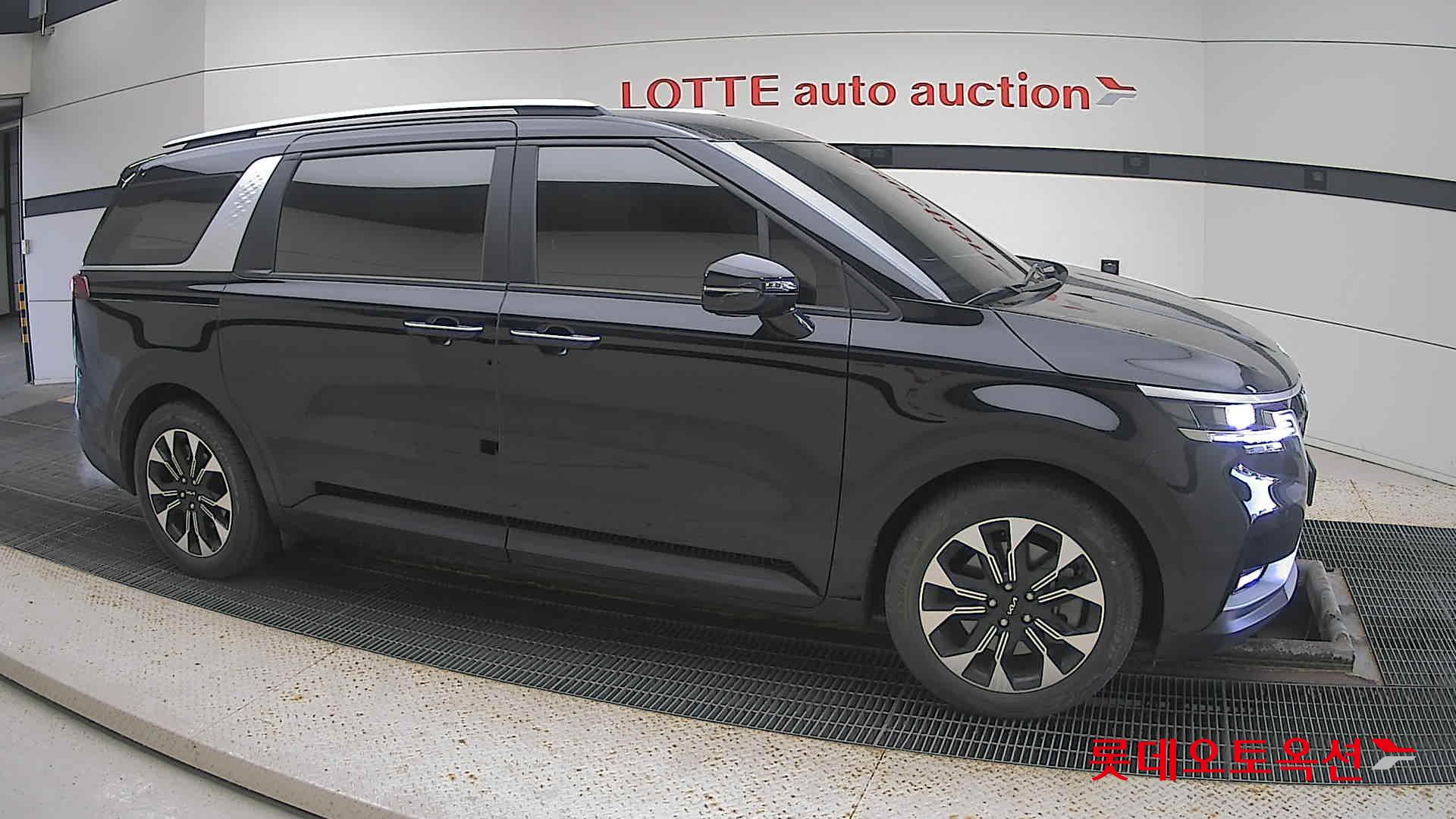 Kia Carnival id 3628845 из Кореи 17