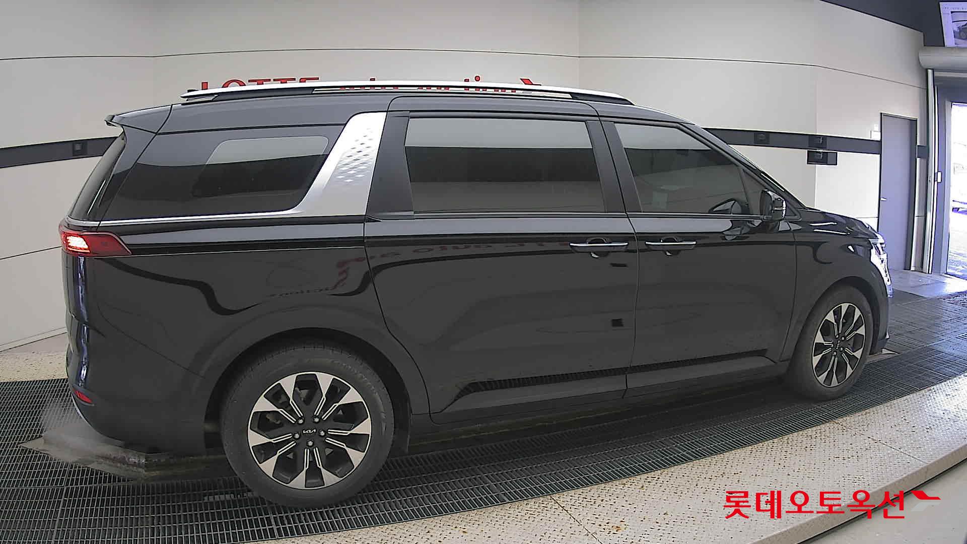 Kia Carnival id 3628845 из Кореи 18