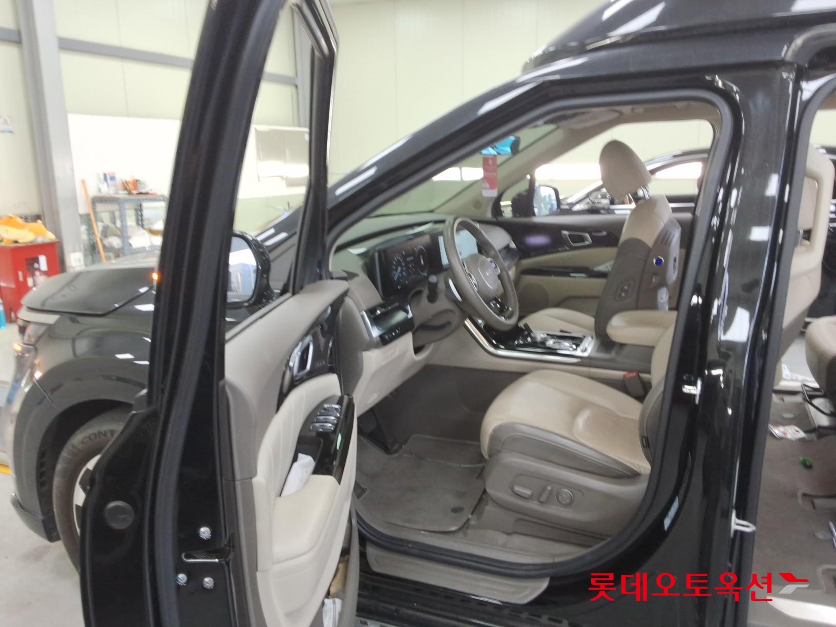 2023 - kia carnival