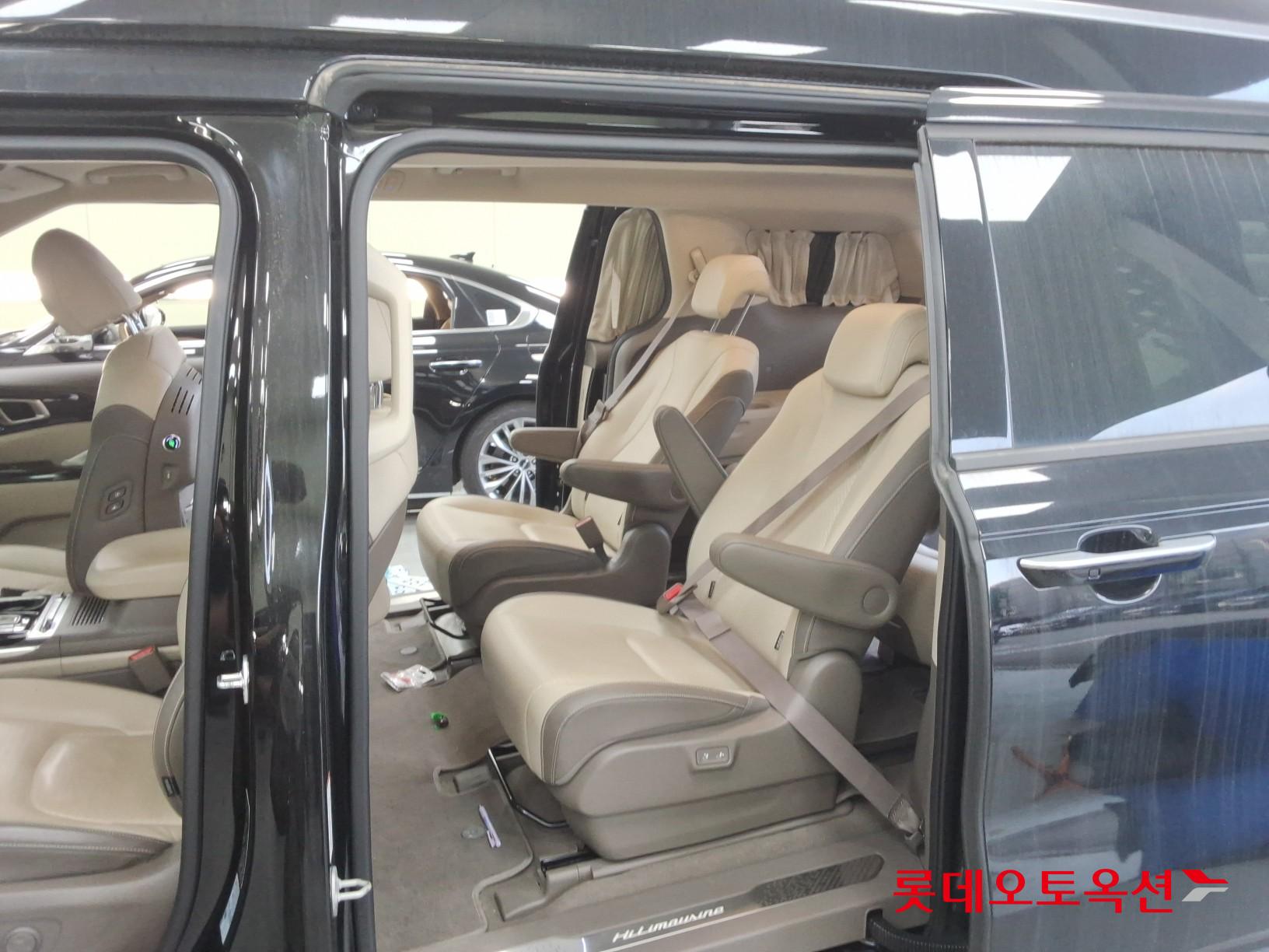 2023 - kia carnival