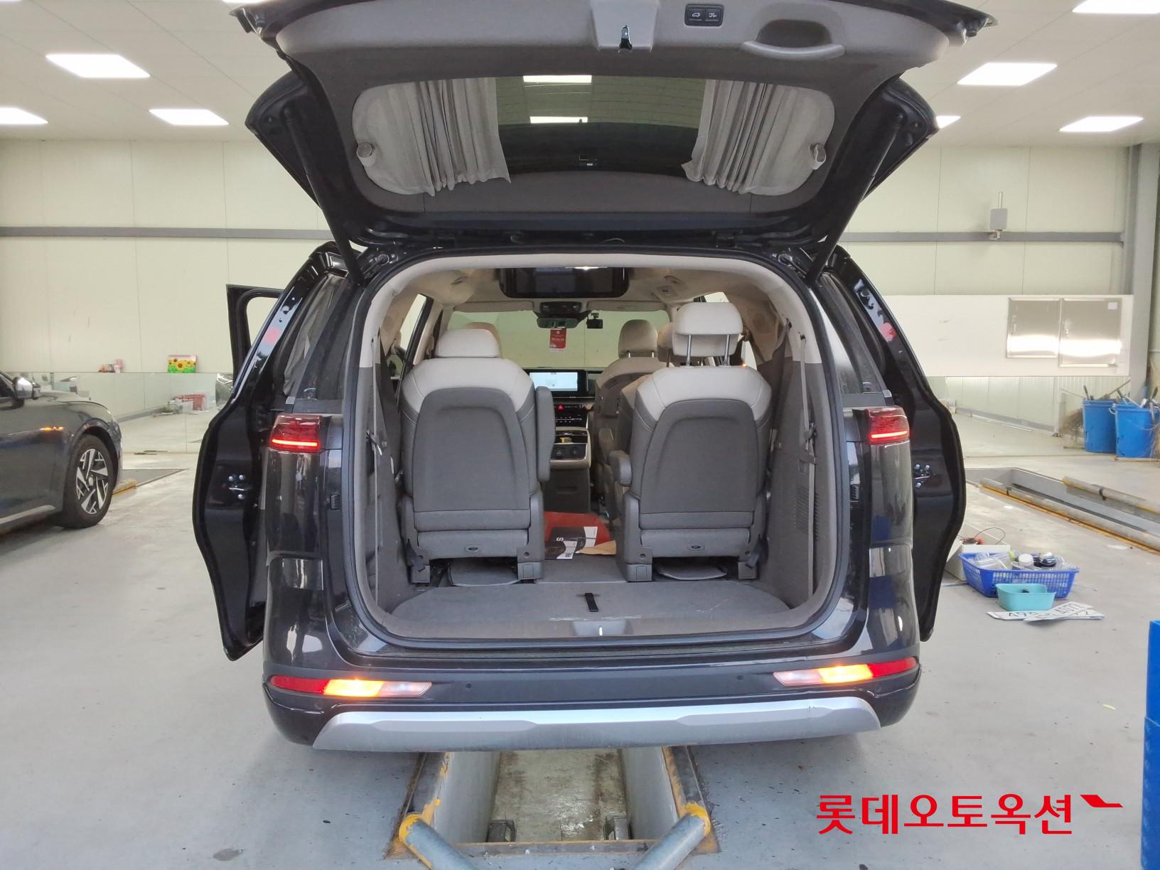 2023 - kia carnival
