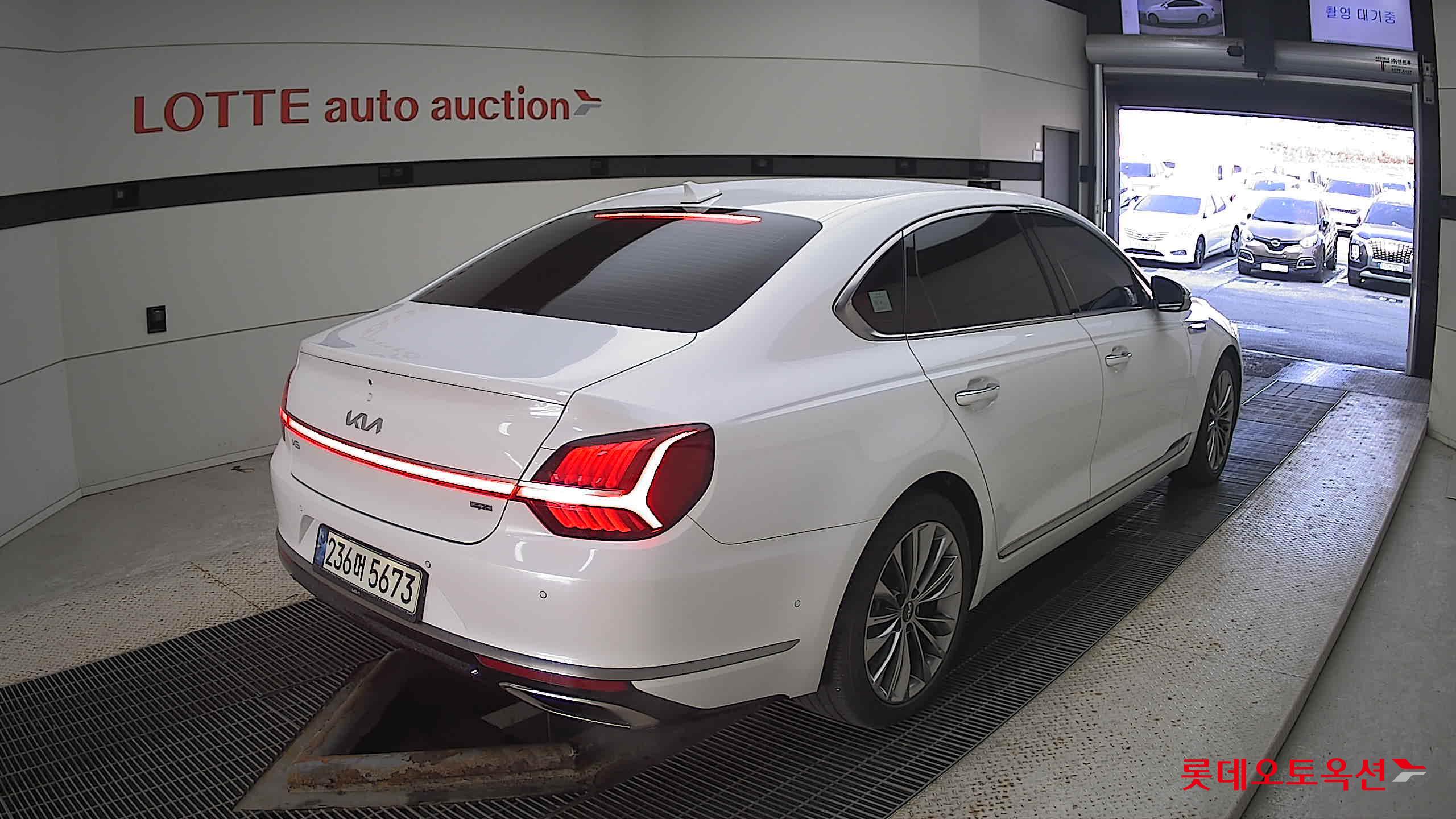 2022 - kia k9