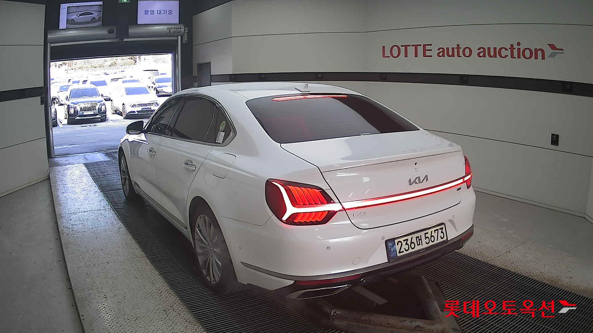 2022 - kia k9