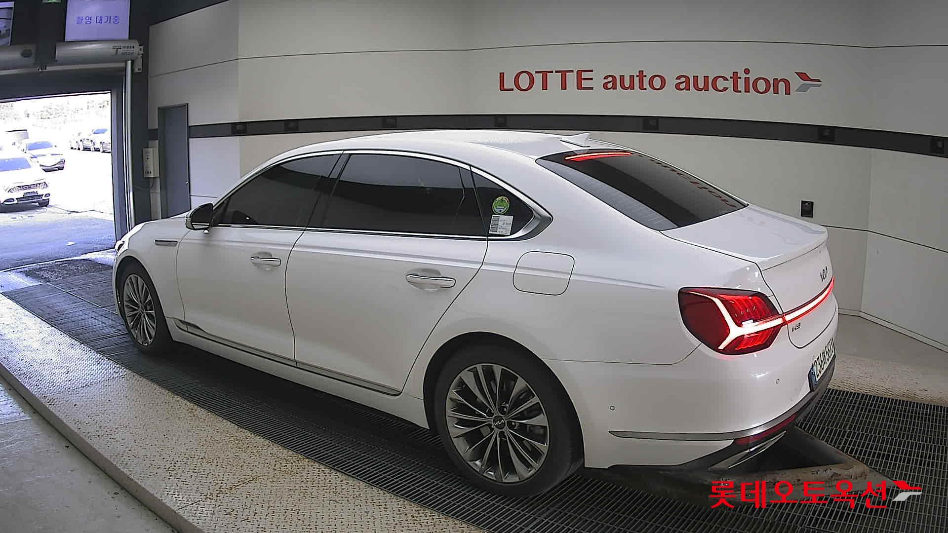 2022 - kia k9
