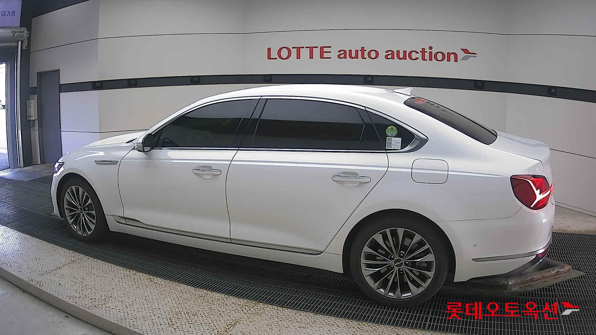 2022 - kia k9