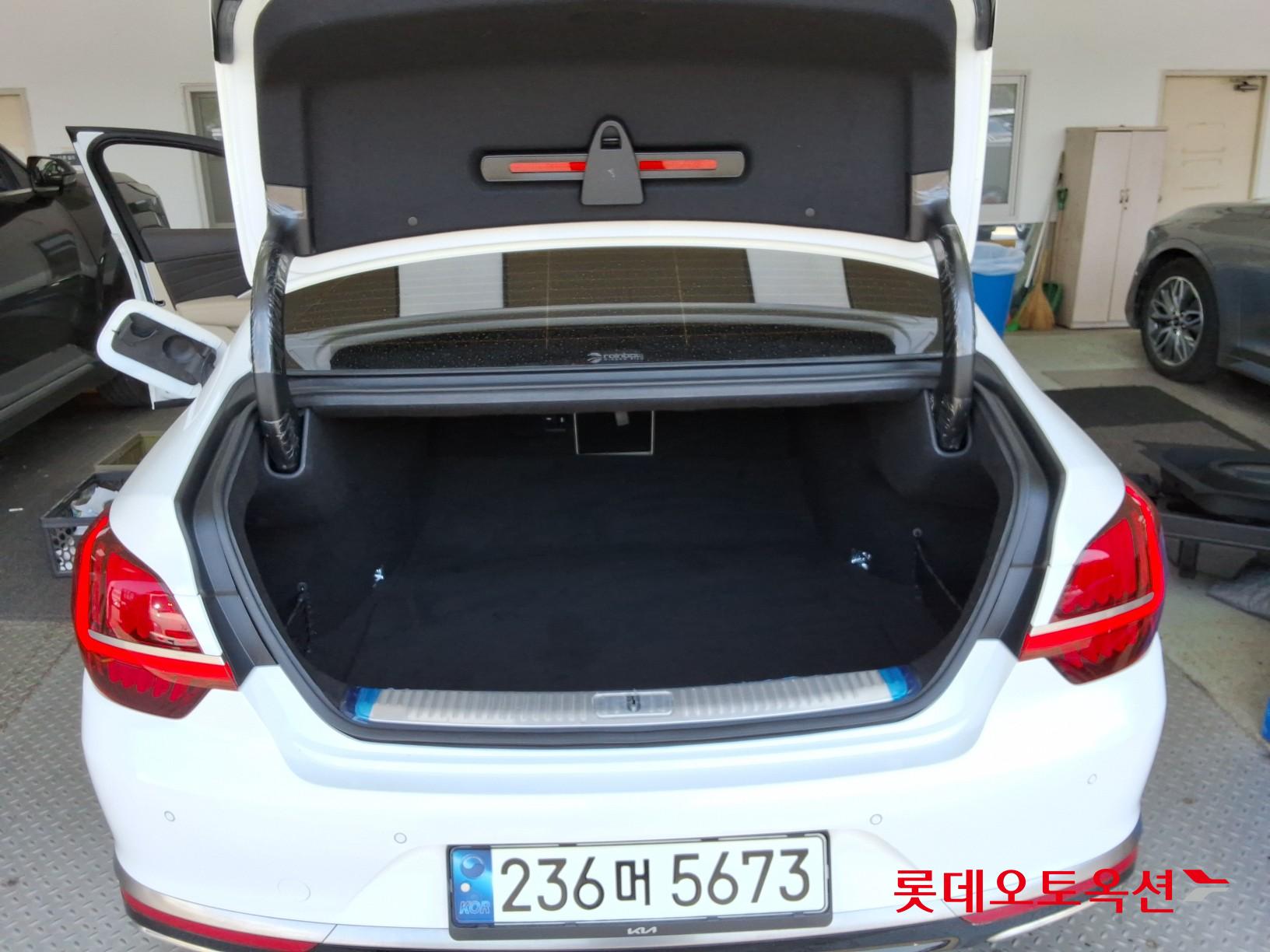 2022 - kia k9