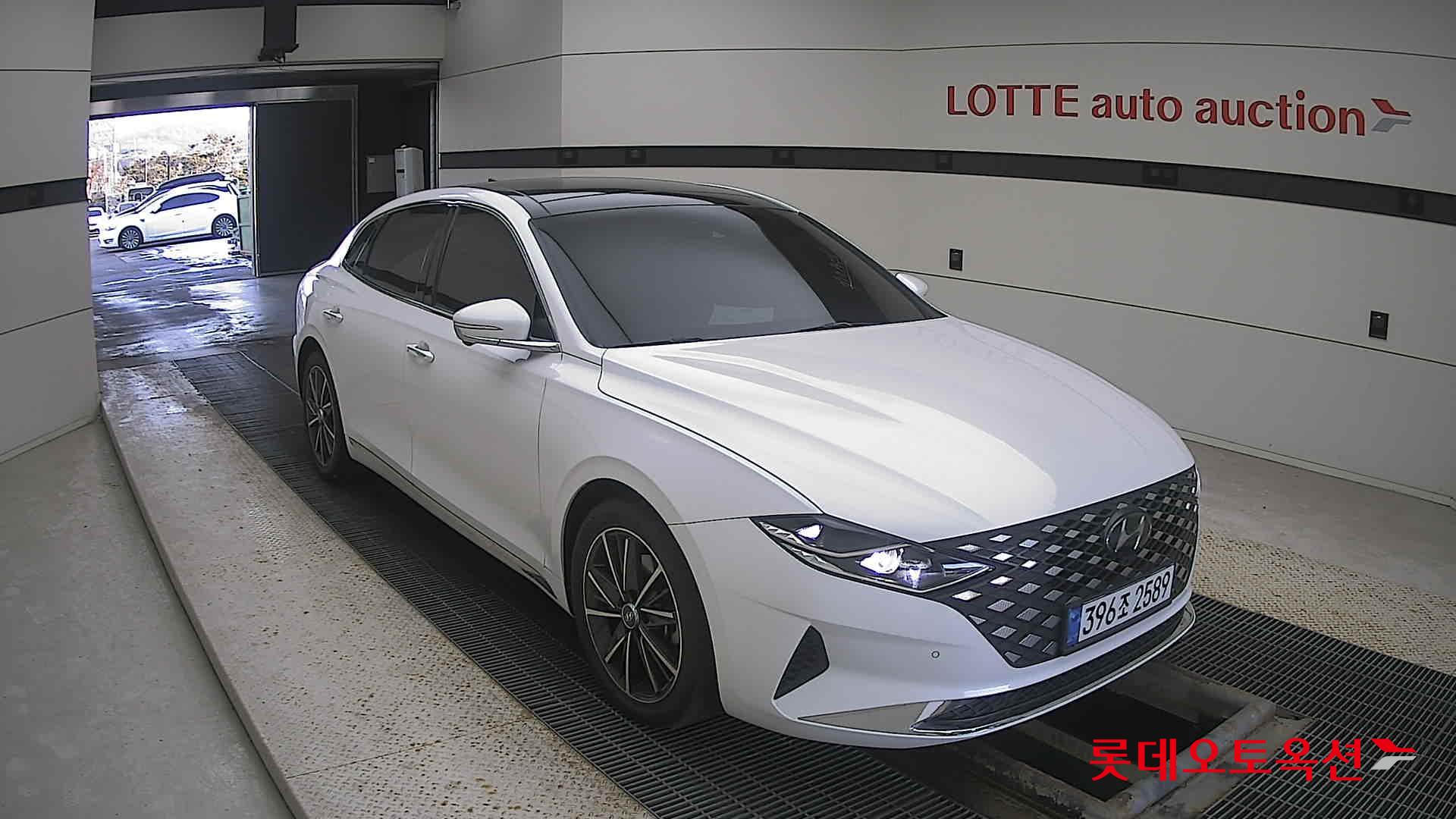 Hyundai Grandeur 2022 Белый из Кореи, фото 2