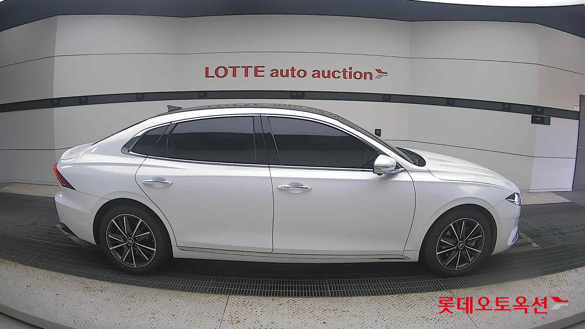 Hyundai Grandeur 2022 Белый из Кореи, фото 3