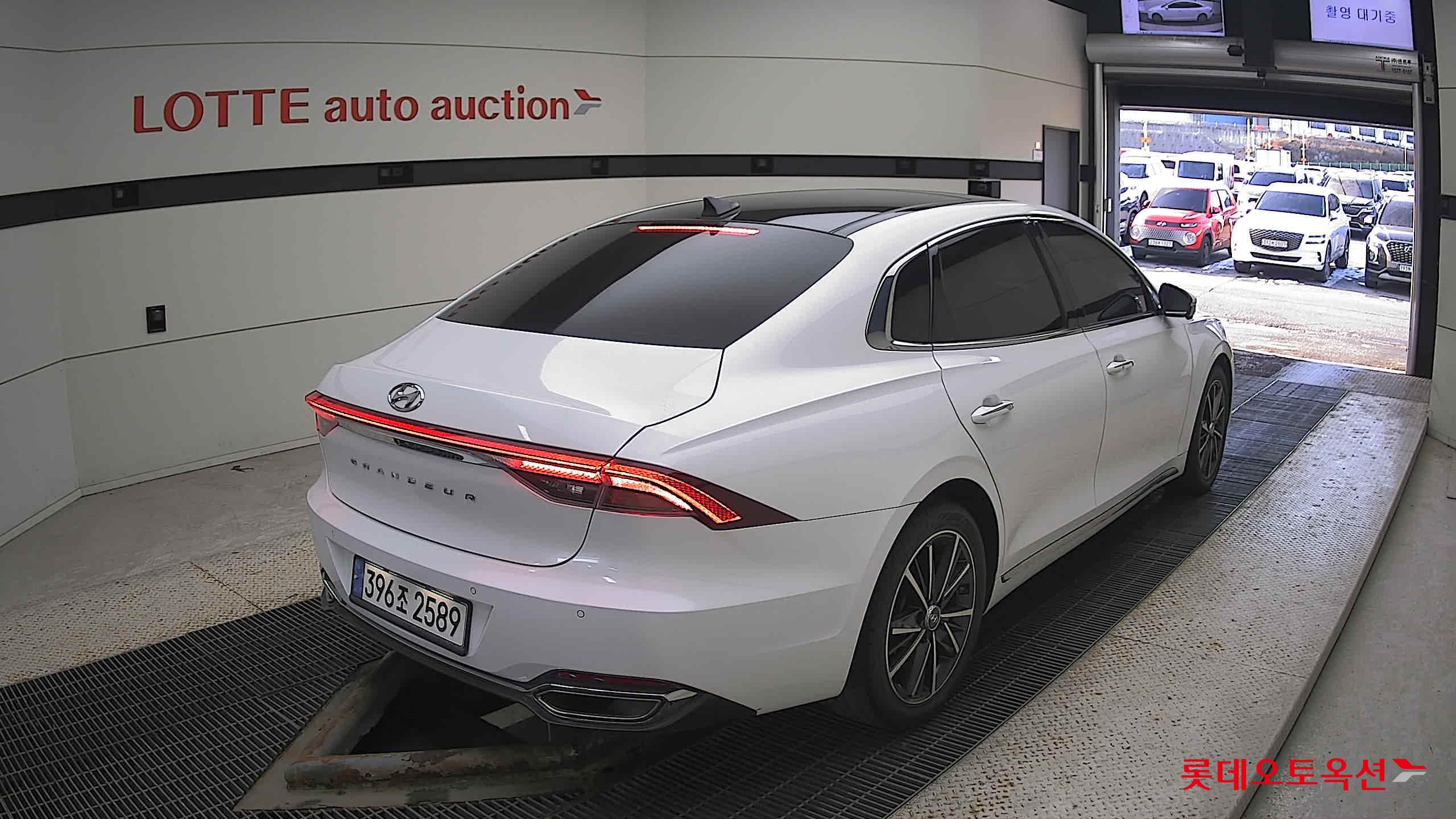 Hyundai Grandeur 2022 Белый из Кореи, фото 4