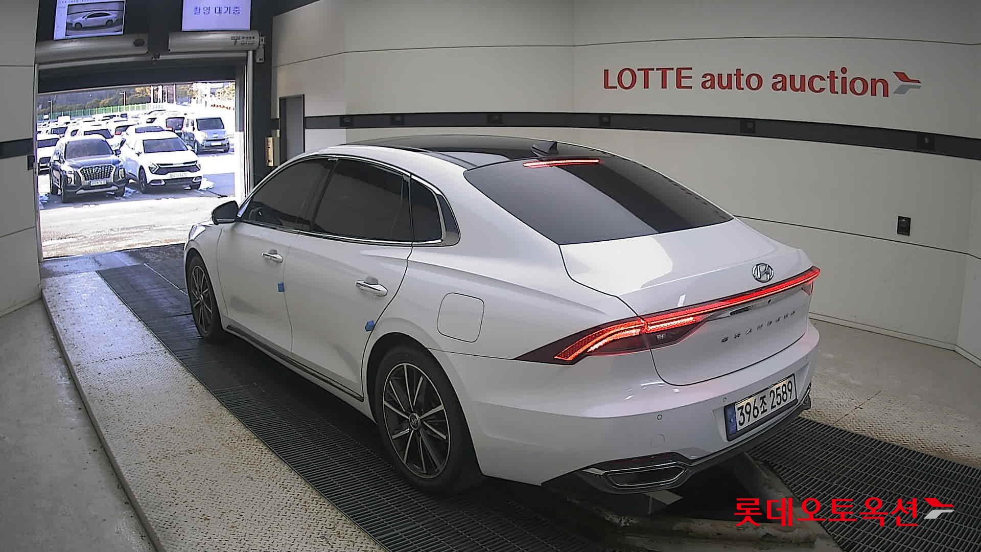 Hyundai Grandeur 2022 Белый из Кореи, фото 6