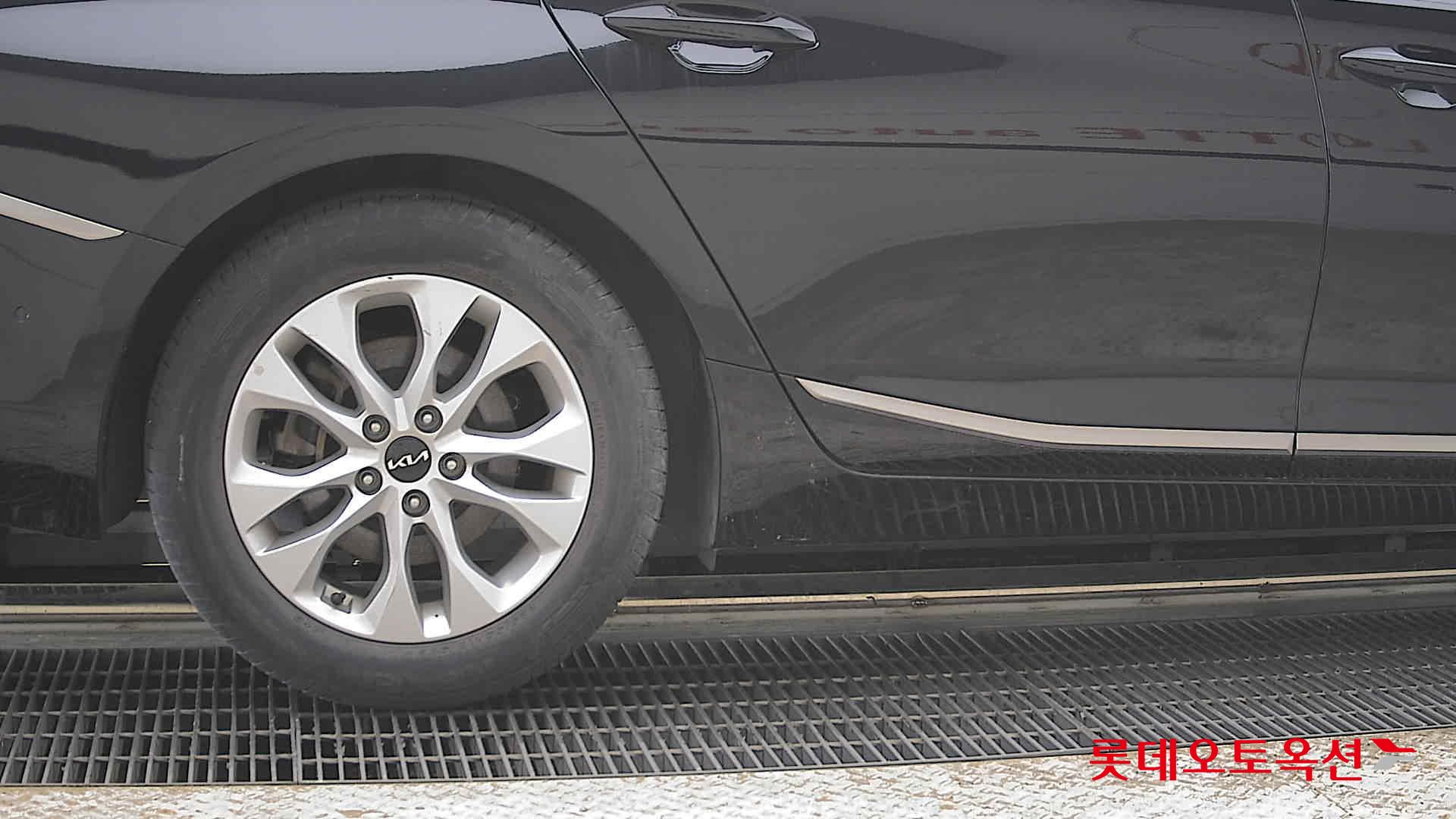 Kia K8 - 28