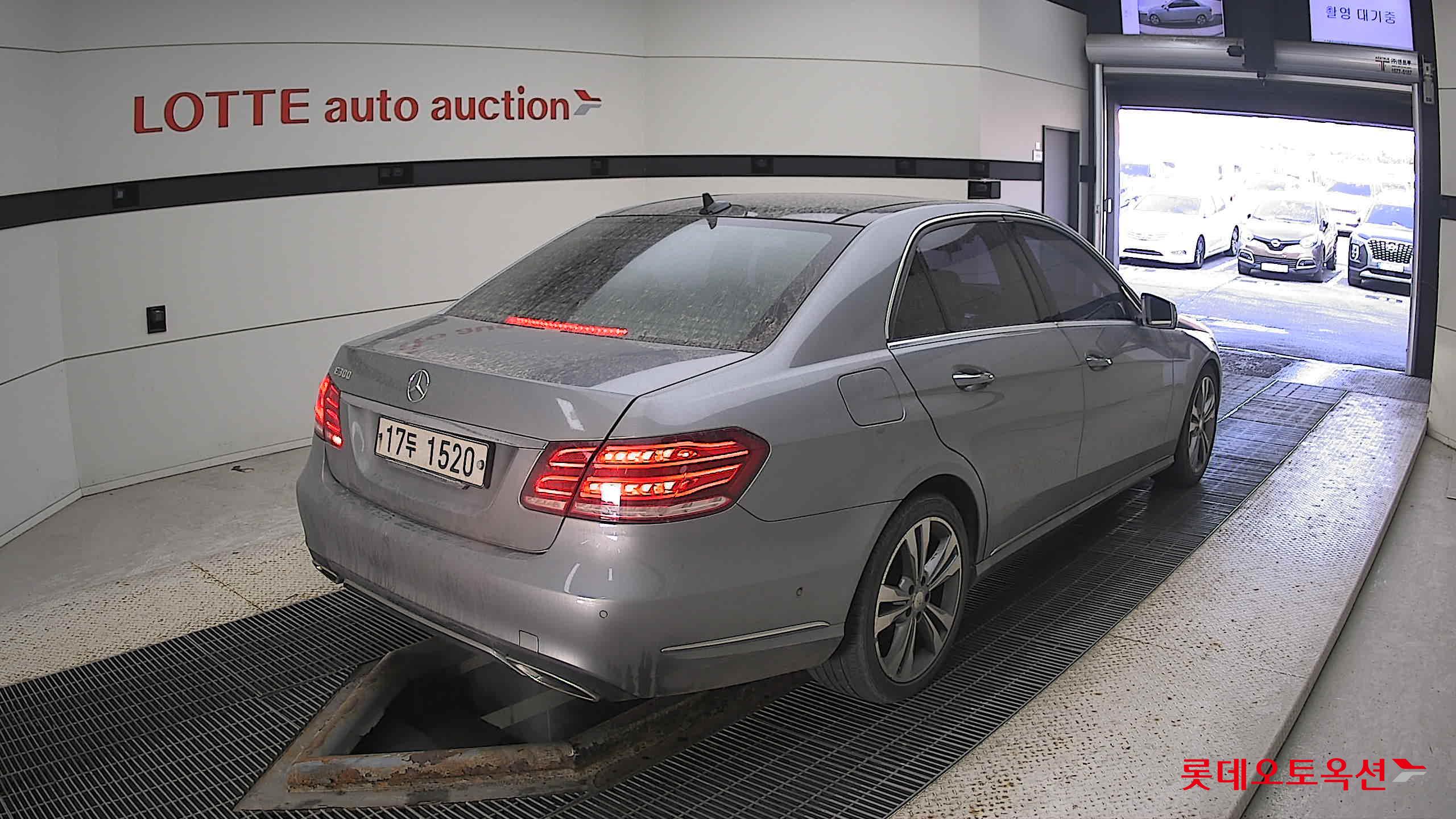 2014 - Mercedes-Benz E300