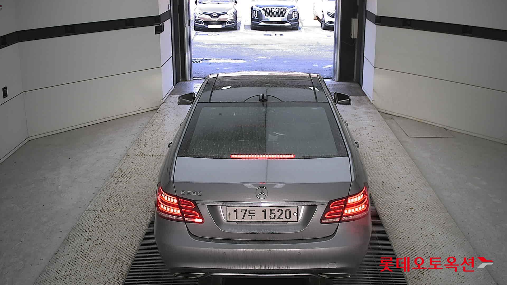 2014 - Mercedes-Benz E300