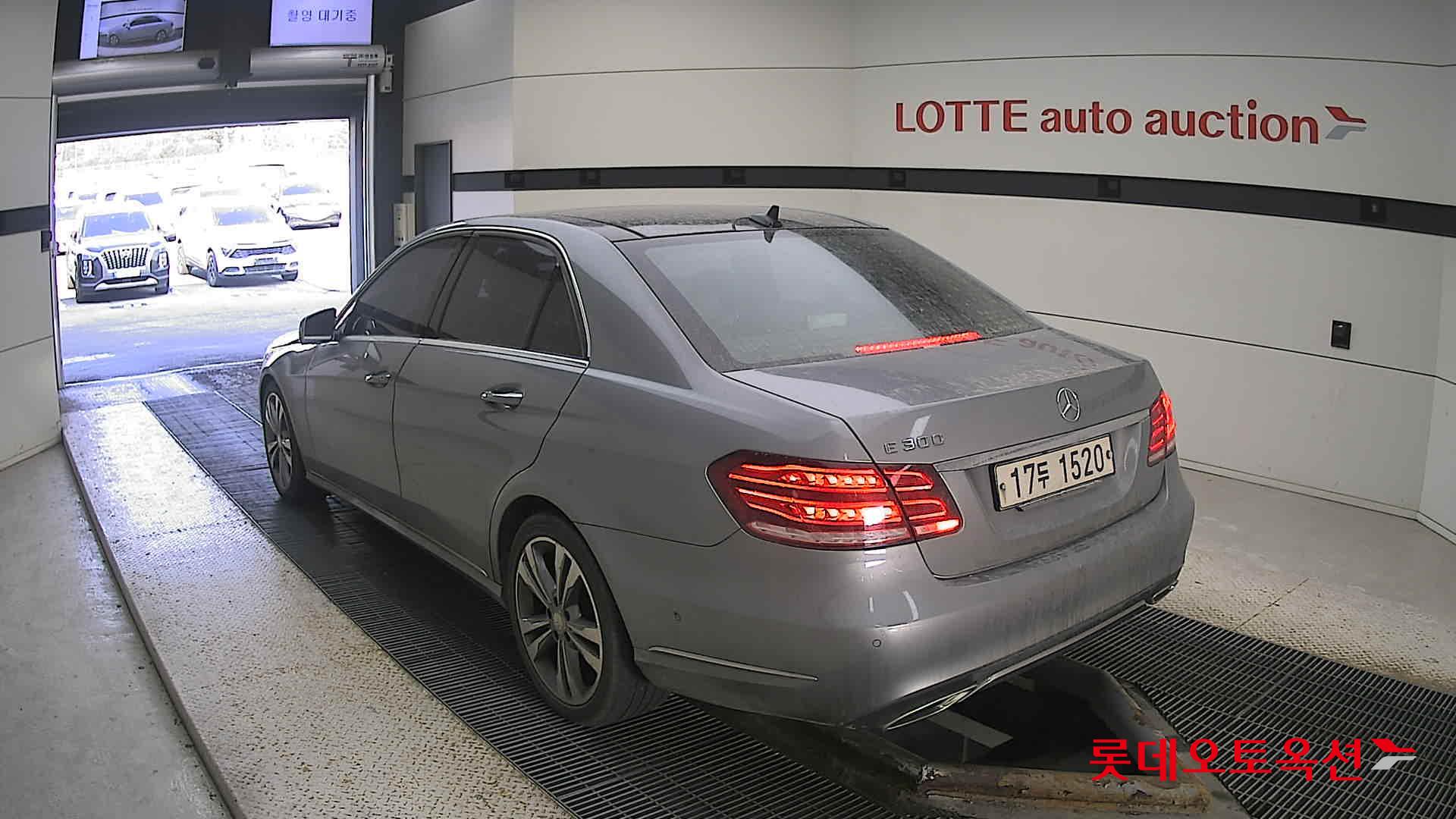 2014 - Mercedes-Benz E300