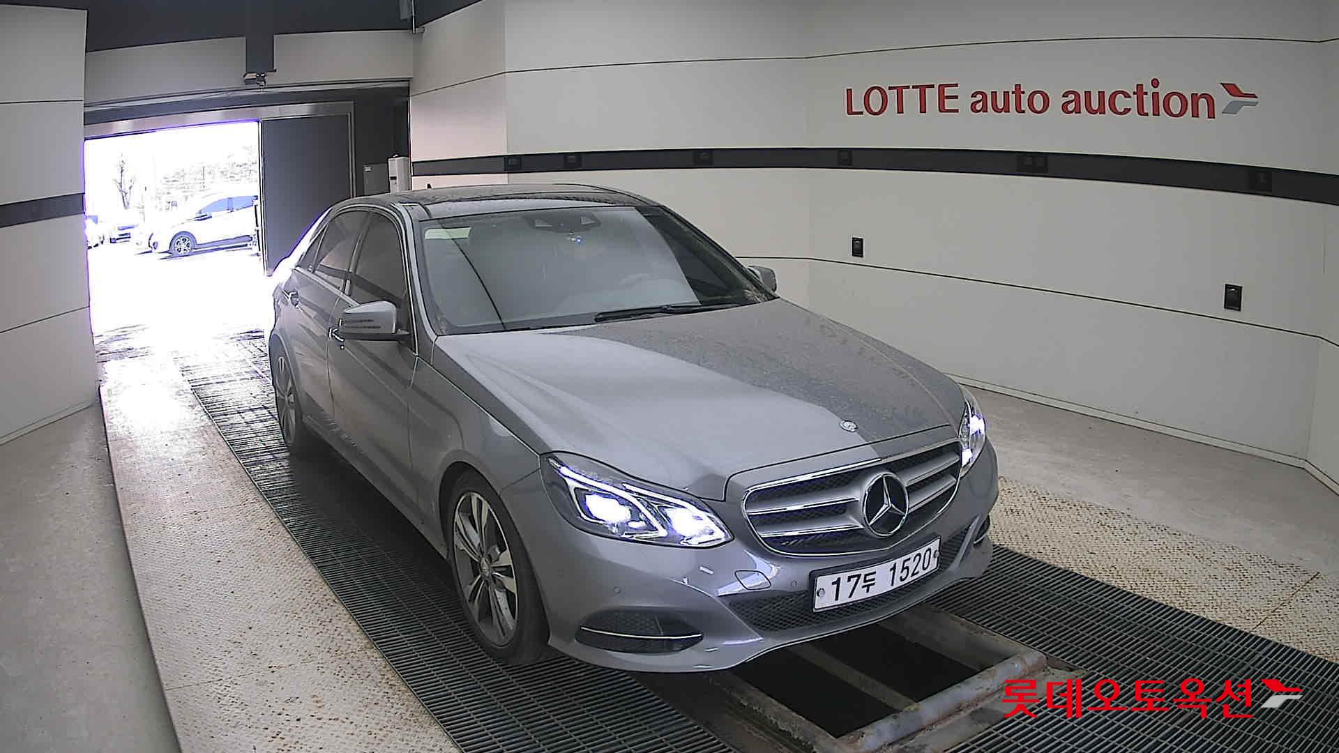 2014 - Mercedes-Benz E300