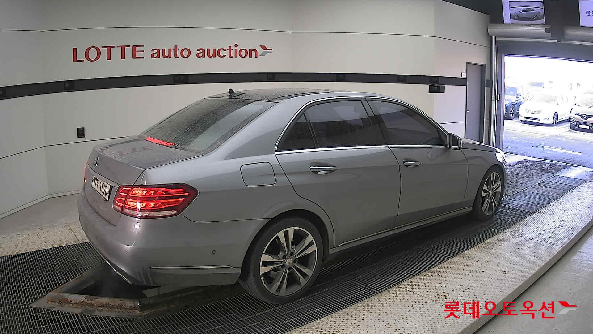 2014 - Mercedes-Benz E300