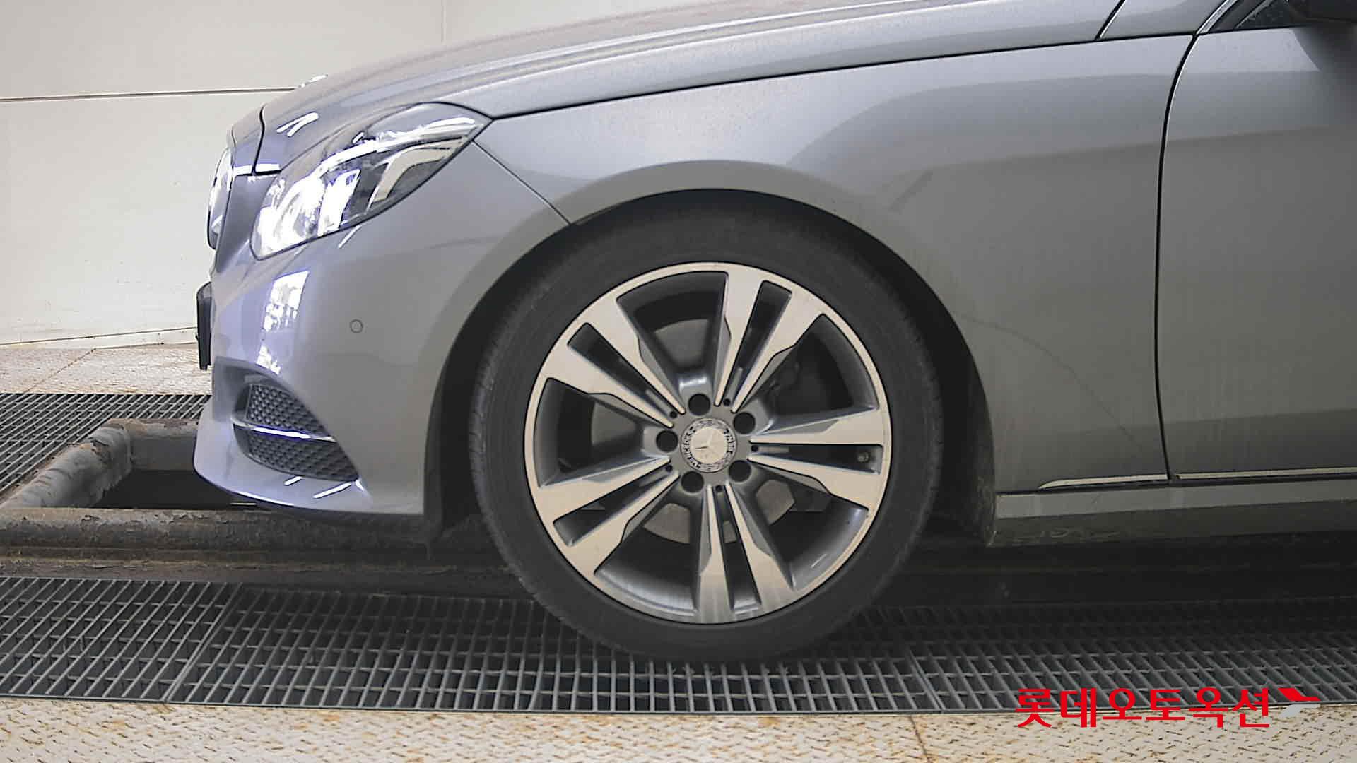 2014 - Mercedes-Benz E300