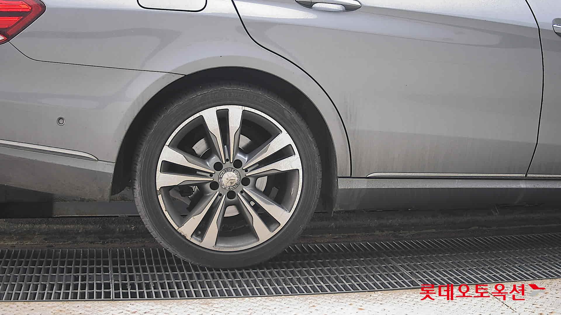 2014 - Mercedes-Benz E300