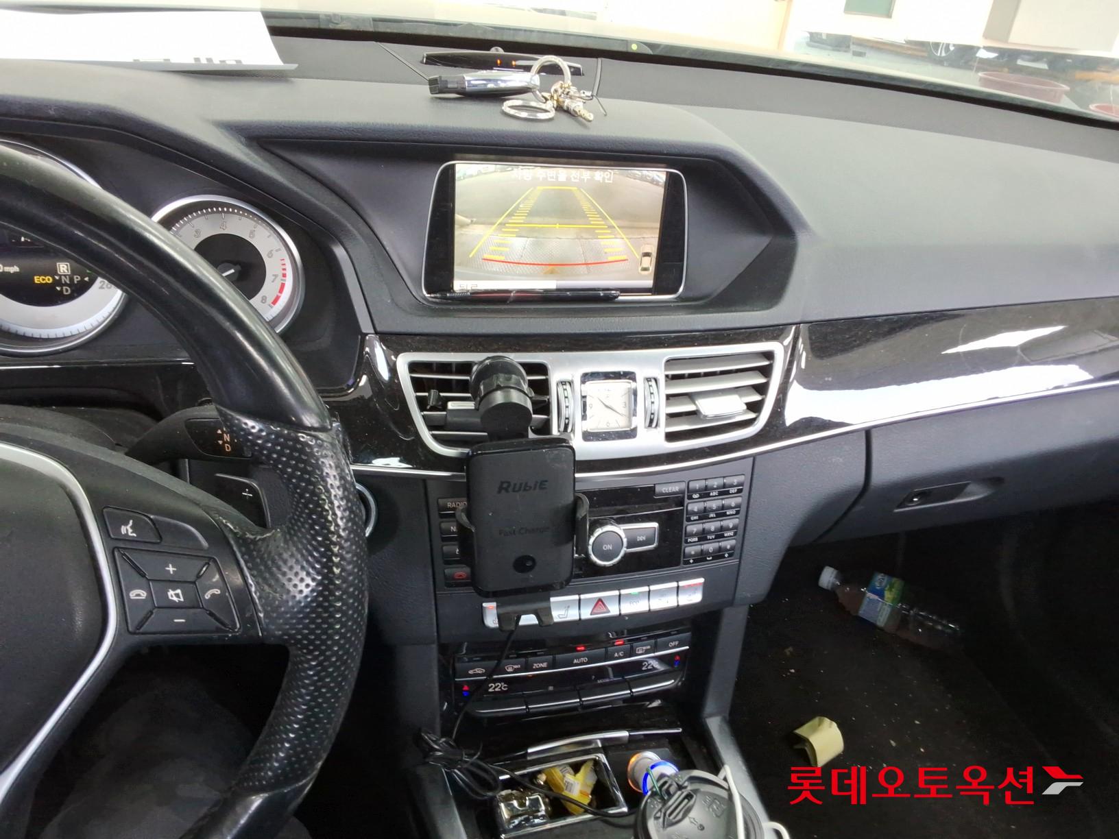 2014 - Mercedes-Benz E300