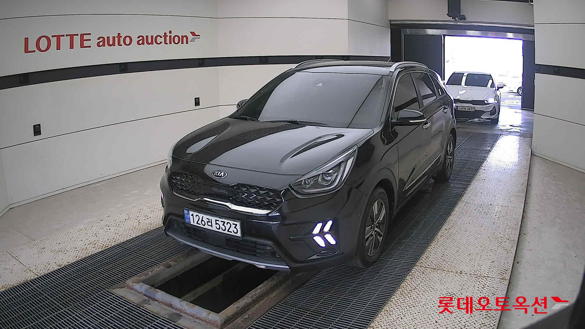 Kia Niro Hybrid 2021 Черный из Кореи
