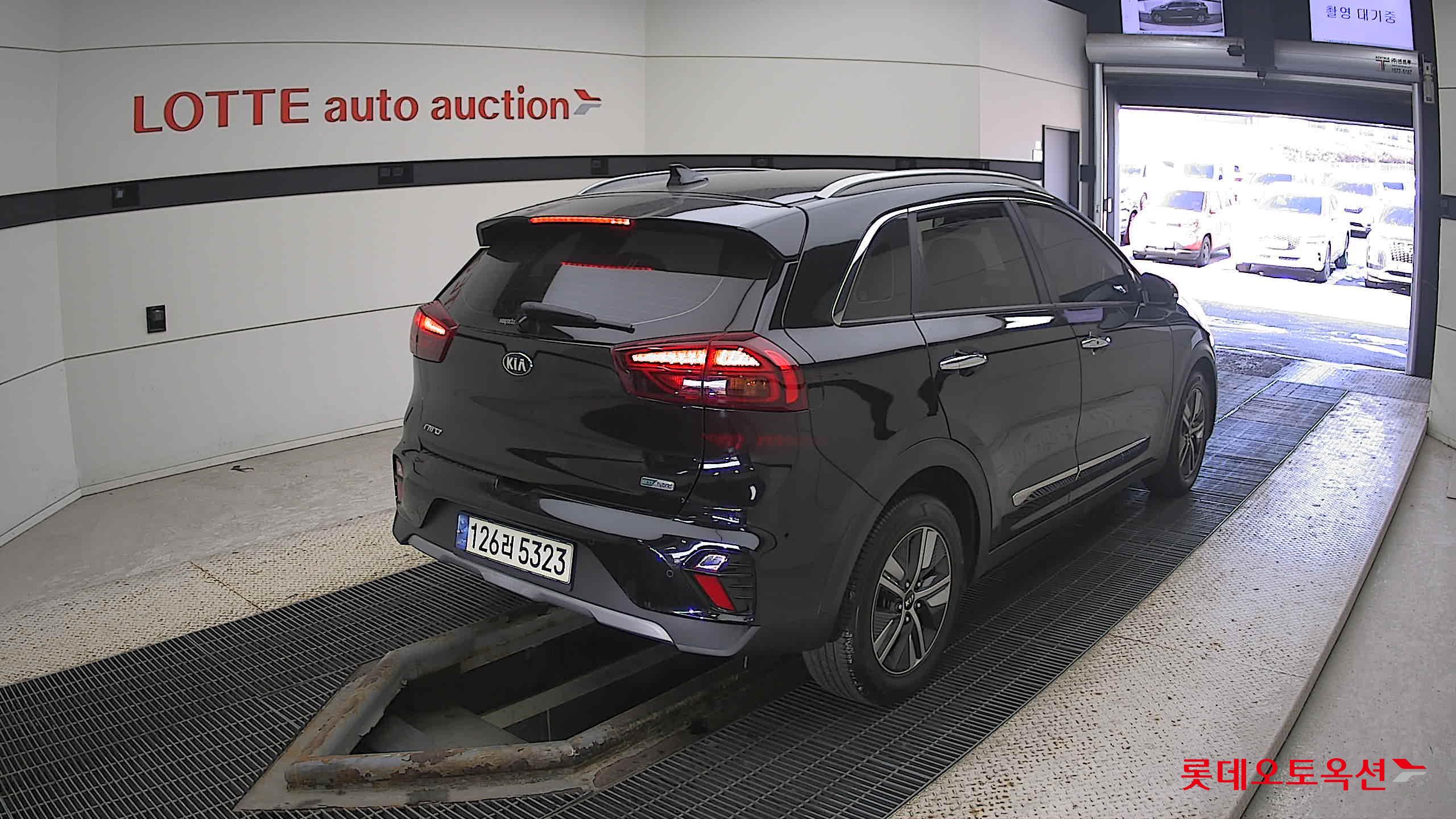 Kia Niro Hybrid 2021 Черный из Кореи, фото 4