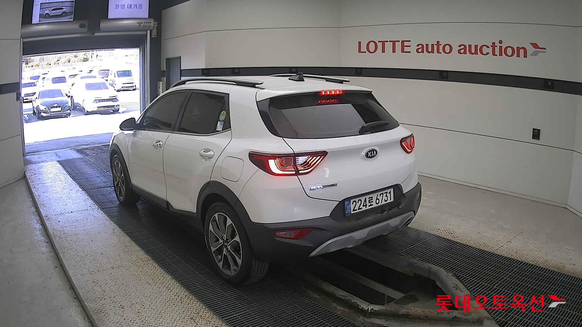 Kia Stonic 2020 Белый из Кореи, фото 6