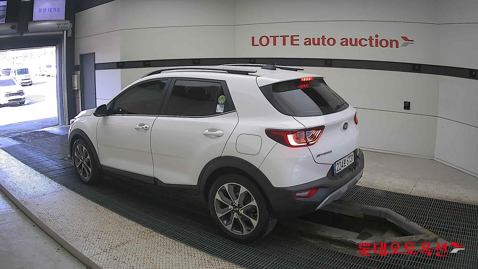 Kia Stonic id 3633636 из Кореи 10