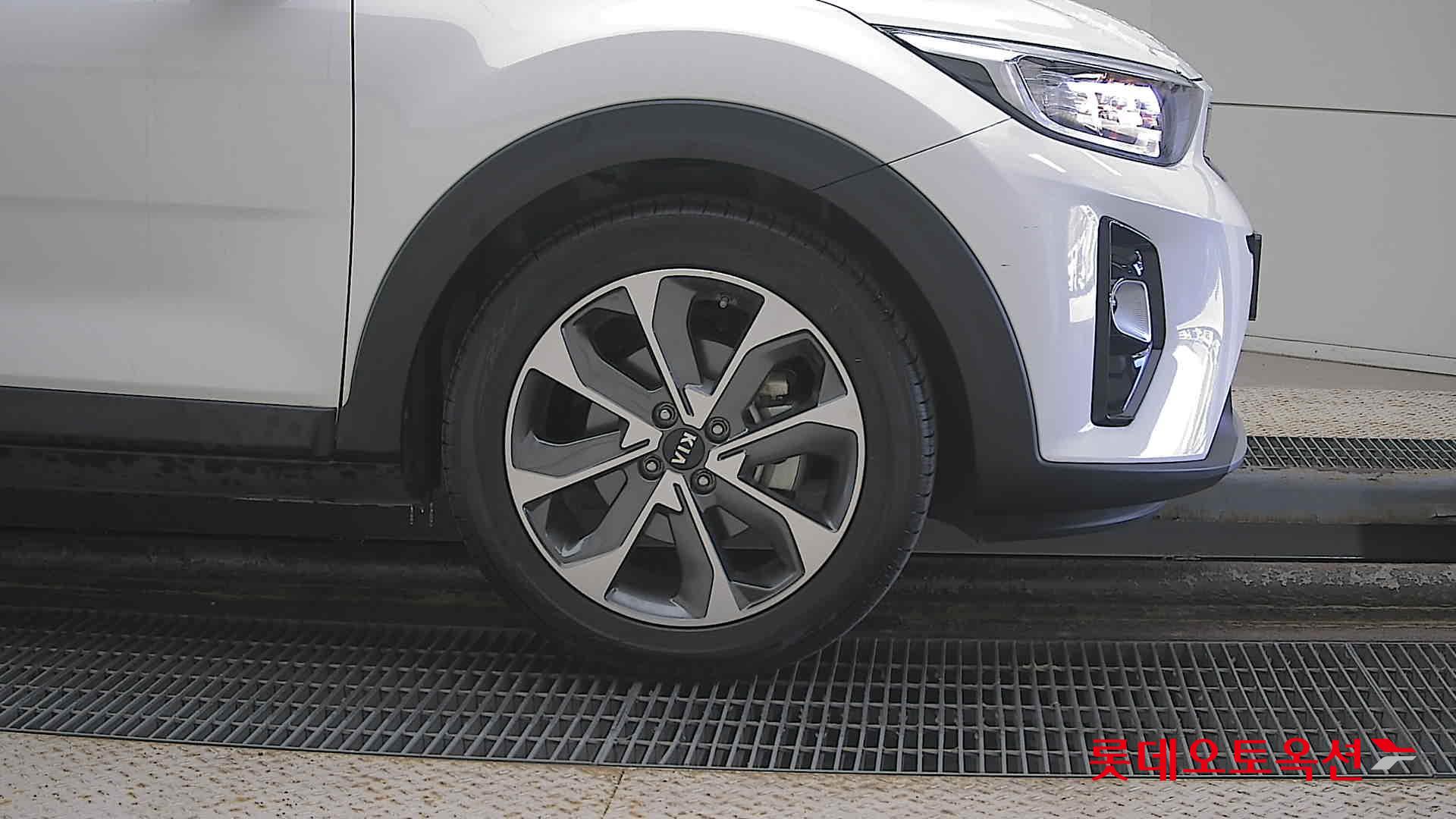 Kia Stonic id 3633636 из Кореи 23