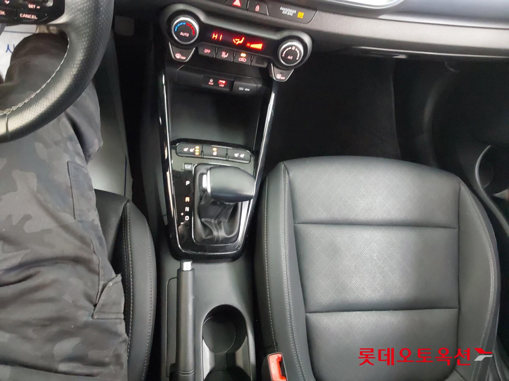 Kia Stonic id 3633636 из Кореи 34