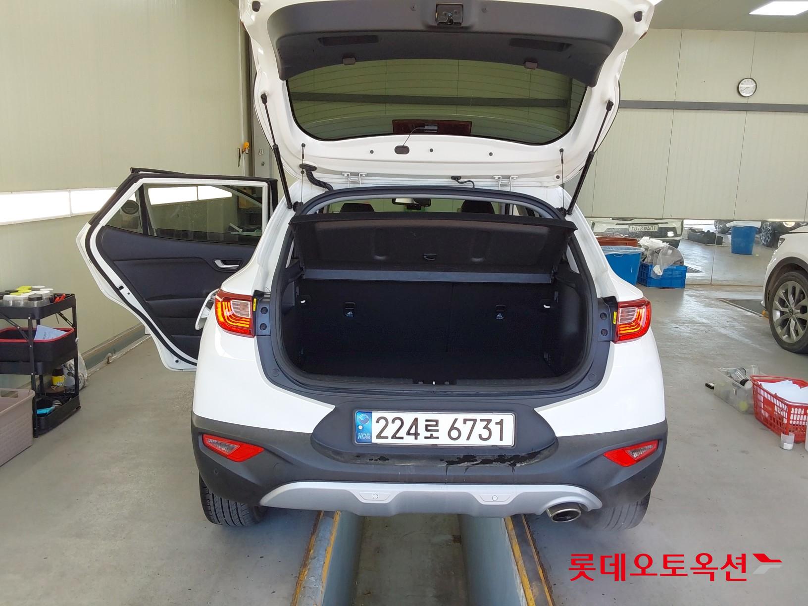 Kia Stonic id 3633636 из Кореи 38