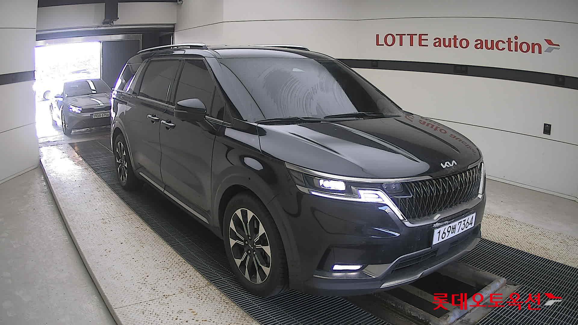 Kia Carnival 2022 Черный из Кореи, фото 2