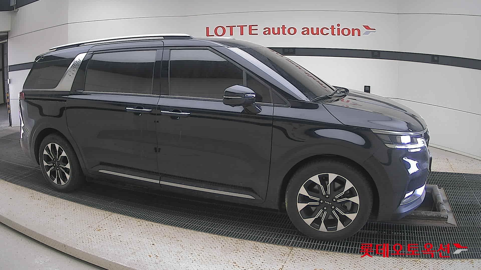 Kia Carnival id 3633657 из Кореи 17