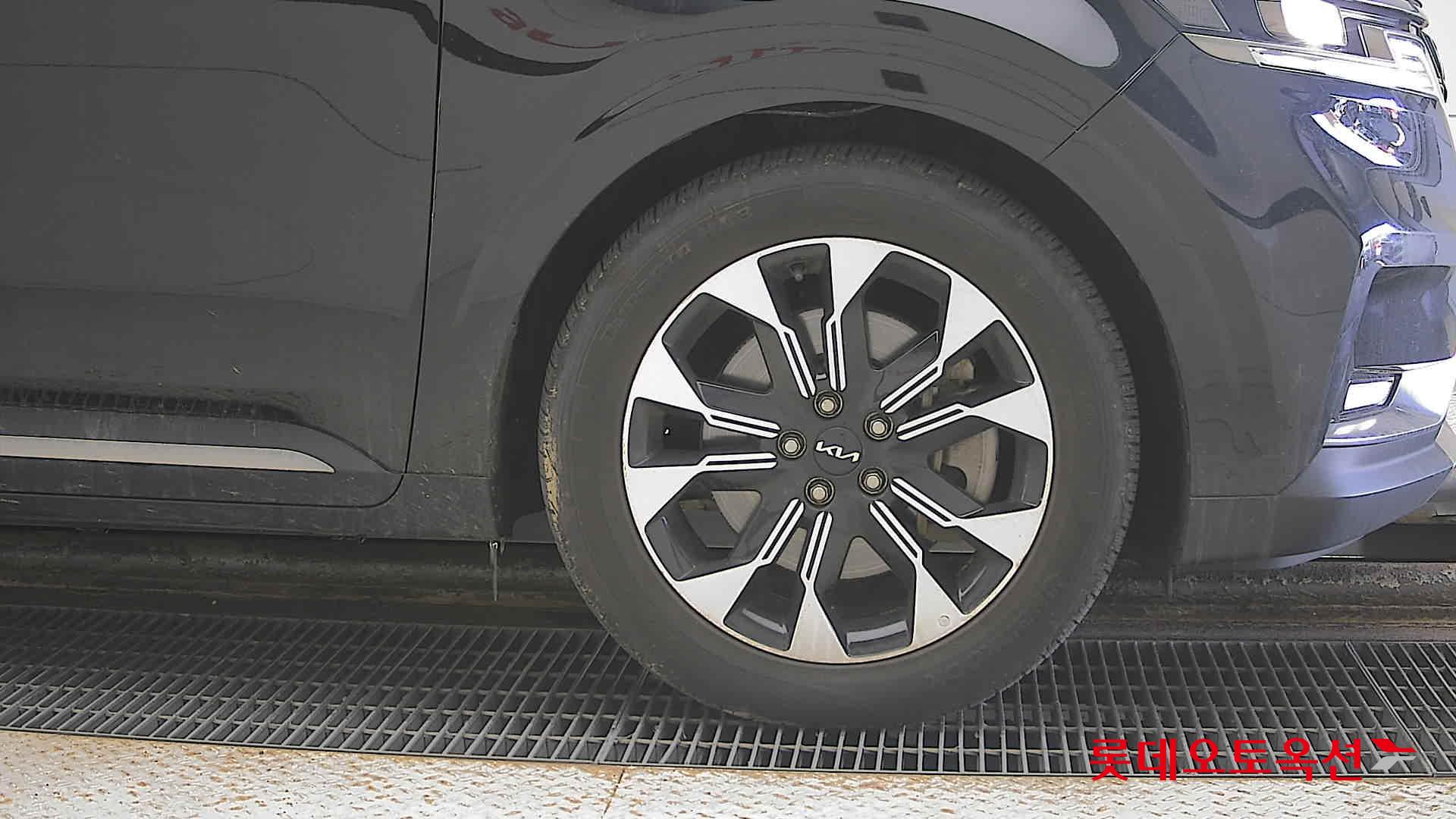 Kia Carnival id 3633657 из Кореи 23