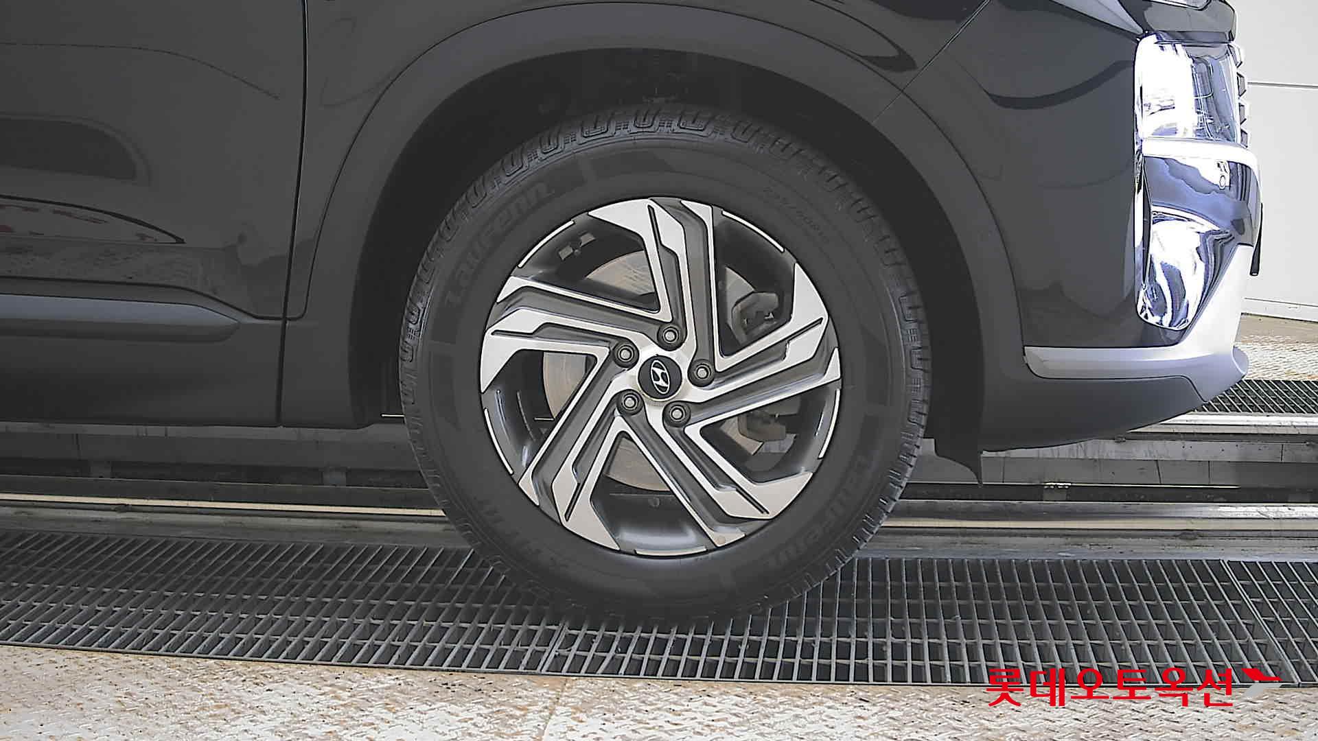 Hyundai SANTAFE - 27