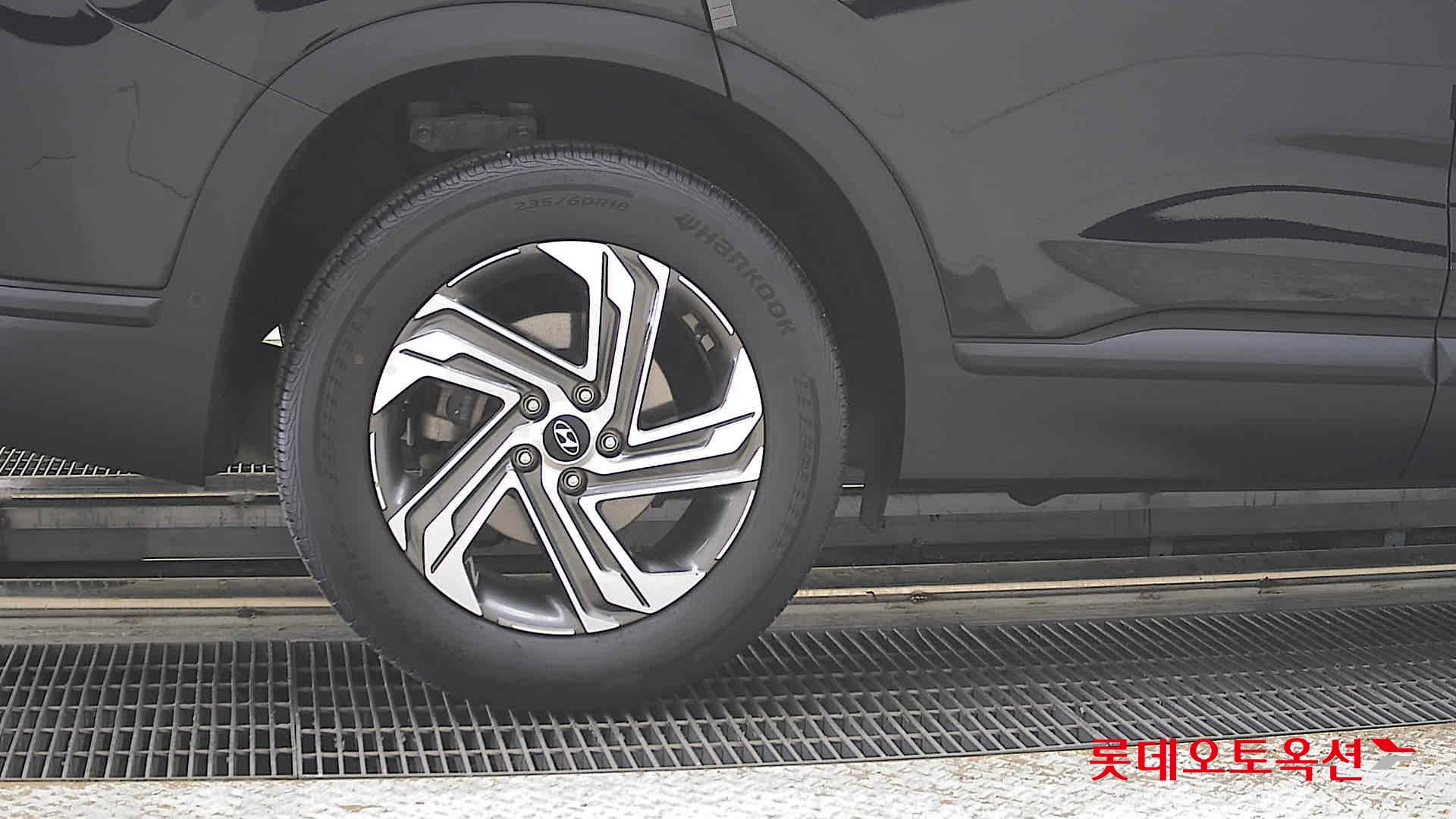 Hyundai SANTAFE - 28