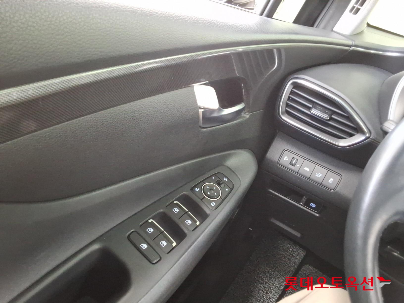 Hyundai SANTAFE - 29