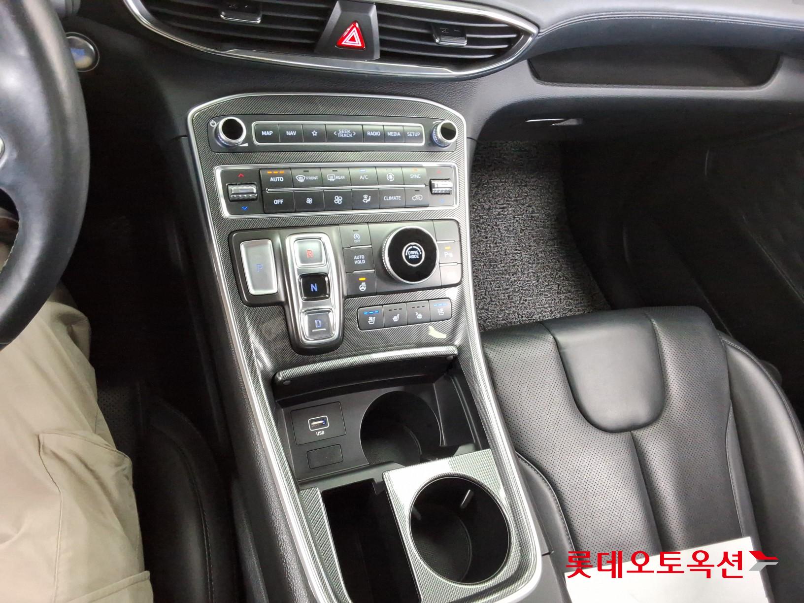 Hyundai SANTAFE - 34
