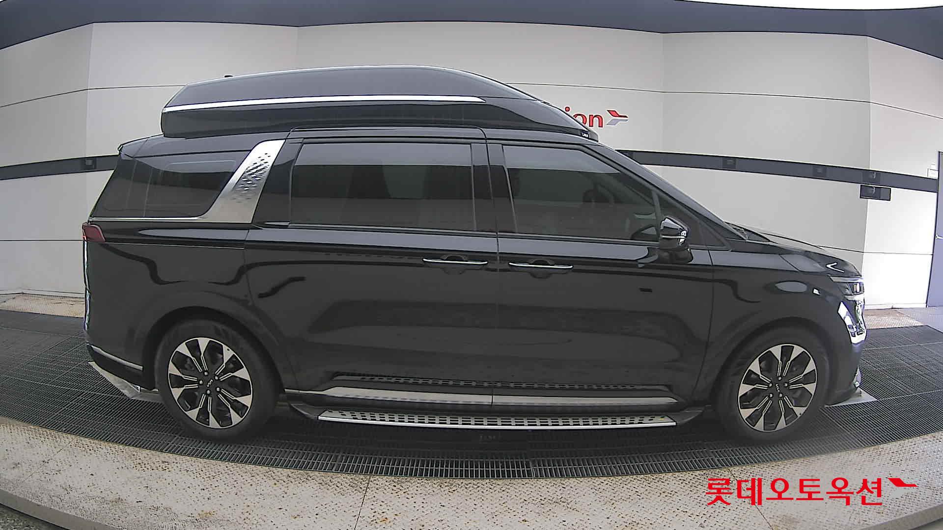 2023 - kia carnival