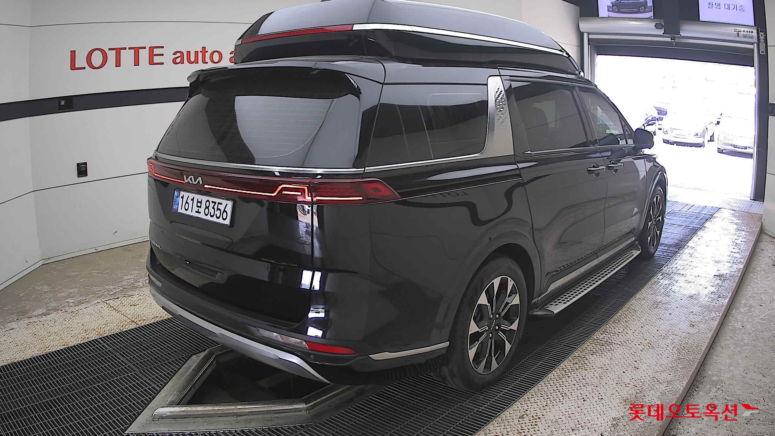 2023 - kia carnival