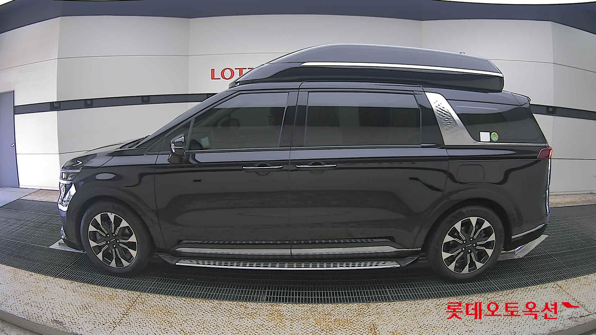 2023 - kia carnival